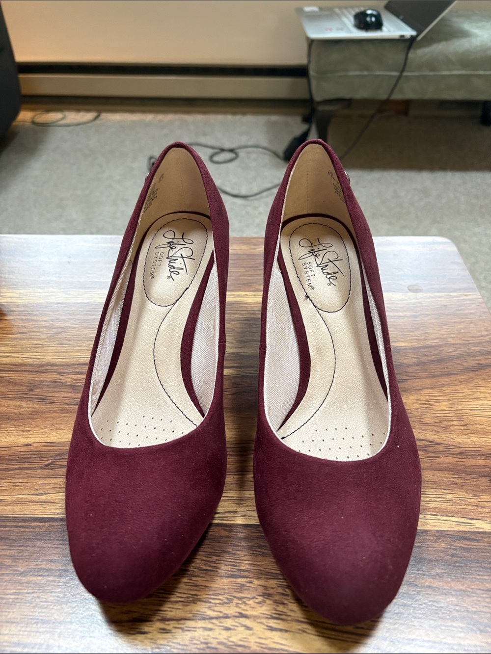 Life Stride Burgundy Suede Classic Pump